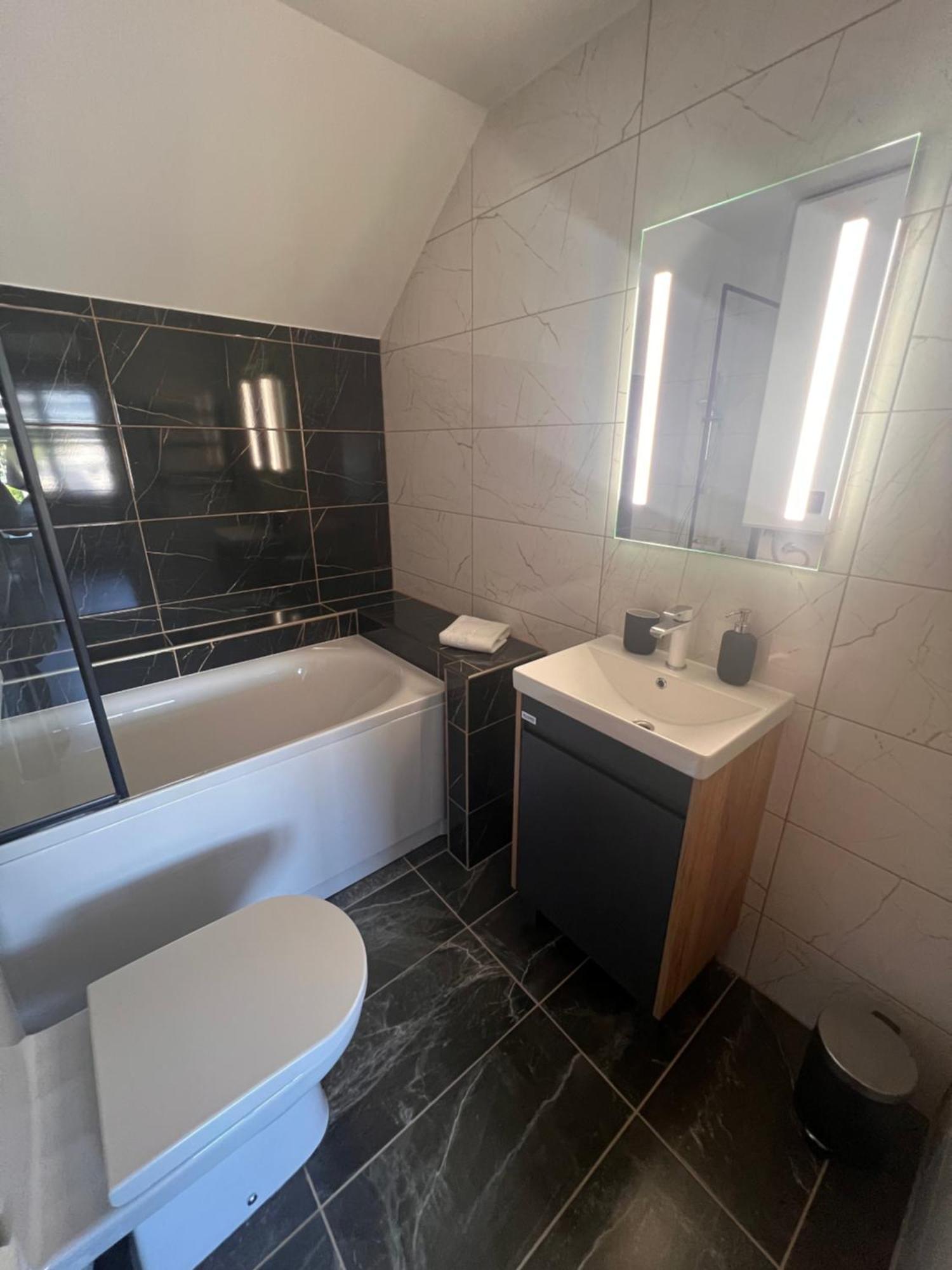 Meldernams Aparthotel Βέντσπιλς Εξωτερικό φωτογραφία